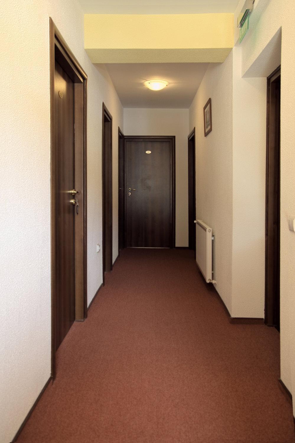 Flora Alpina Hotel Азуга Екстериор снимка
